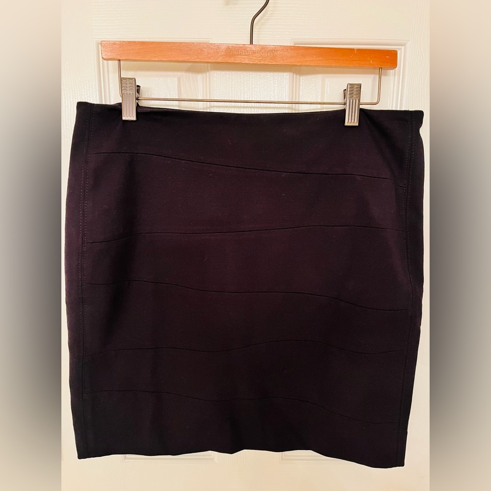 White House Black Market black pencil skirt size 10 new with tags